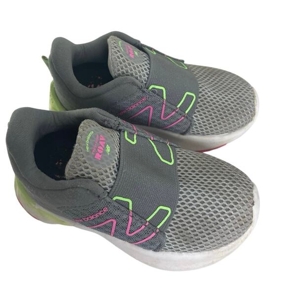 NEW BALANCE TODDLER SHOES SLIDE ON SIZE 5.5 GRAY NEON LIGHT WEIGHT VERSATILE - Picture 3 of 11